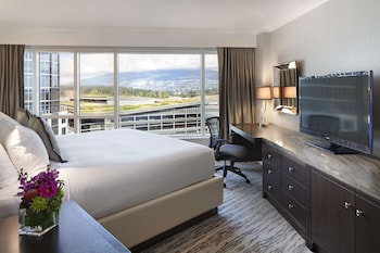 Suite, 1 King Bed with Sofa bed, Harbor View