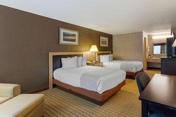 Standard Room, 2 Double Beds, Non Smoking, Refrigerator & Microwave