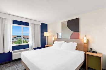 Room, 1 King Bed, Accessible, Bathtub (Mobility)
