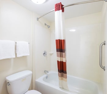 Deluxe Room, 1 King Bed, Accessible, Smoking