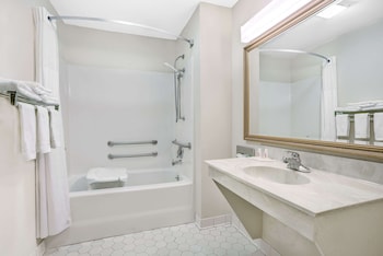 Room, 2 Queen Beds, Accessible, Non Smoking