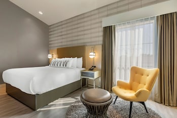 Deluxe Room, 1 King Bed, Non Smoking, Balcony