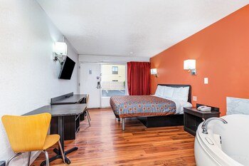Room, 1 King Bed, Non Smoking, Jetted Tub