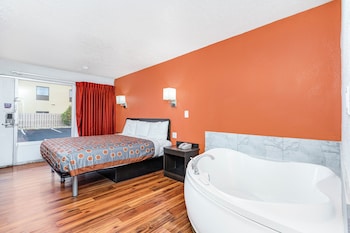 Room, 1 King Bed, Non Smoking, Jetted Tub