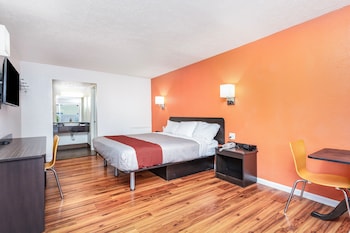 Room, 1 King Bed, Smoking