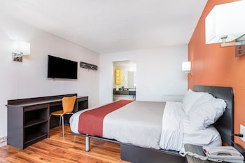 Room, 1 King Bed, Smoking