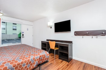 Room, 1 King Bed, Accessible Bathtub, Non Smoking