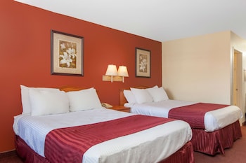 Family Suite, Non Smoking (1 Queen, 2 Double Beds)