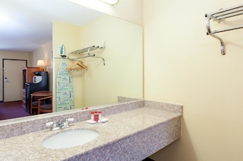 Deluxe Room, 2 Queen Beds, Smoking