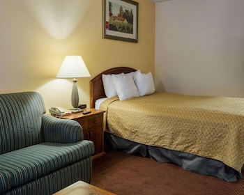 Standard Room, 1 Queen Bed, Smoking