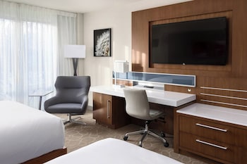 Room, 2 Queen Beds, River View (Hearing Accessible)