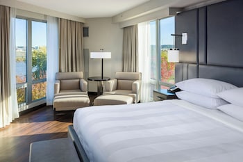 Presidential Suite, 1 King Bed, River View