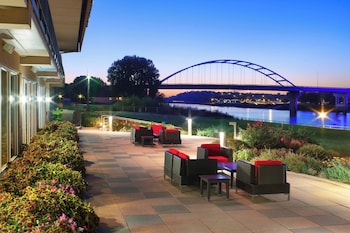 Room, 1 King Bed, River View (Mobility/Hearing Access, Transf Shwr)