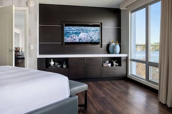 Presidential Suite, 1 King Bed, River View