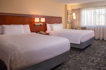 Deluxe Room, 2 Queen Beds (Balcony or Patio)
