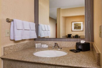 Deluxe Room, 2 Queen Beds (Balcony or Patio)