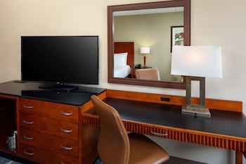Deluxe Room, 1 King Bed