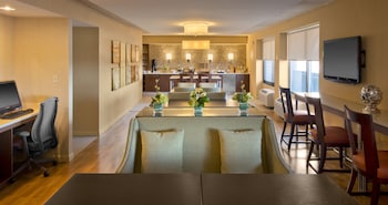 Executive Room, 1 King Bed, Accessible (Roll-in Shower)
