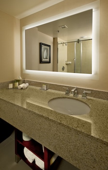 Deluxe Room, 1 King Bed