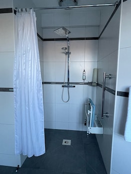 Standard Room, 1 Double Bed, Accessible, Non Smoking
