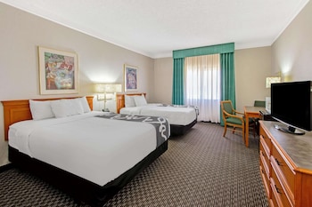 Deluxe Room, 2 Double Beds, Non Smoking