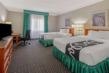 Deluxe Room, 2 Double Beds, Non Smoking