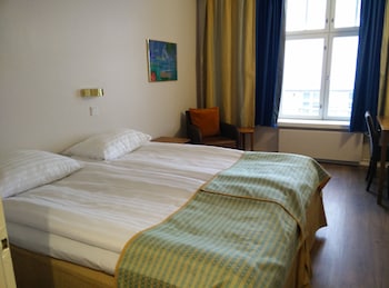 Standard Double Room, 1 Queen Bed