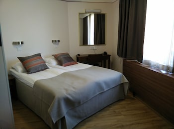 Standard Double Room, 1 Queen Bed