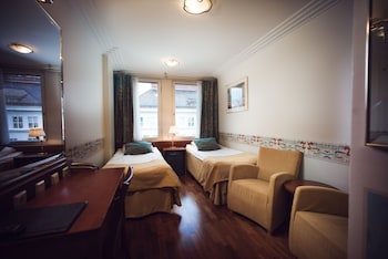 Comfort, Two Single Beds