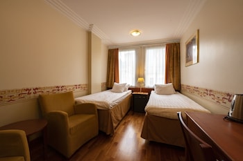 Comfort, Two Single Beds