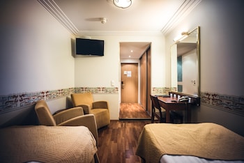 Comfort, Two Single Beds