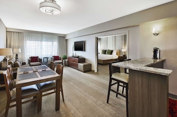 Suite, 1 King Bed, Kitchenette