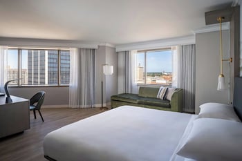 Club Room, 1 King Bed