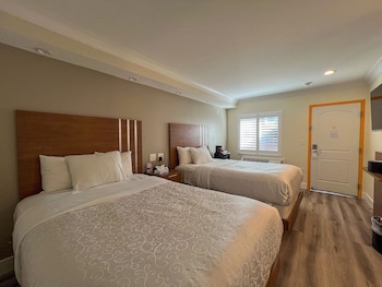 Standard Room, 2 Double Beds, Non Smoking