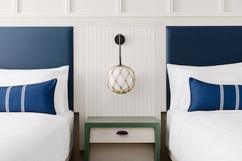 Standard Room, 2 Queen Beds, Oceanfront