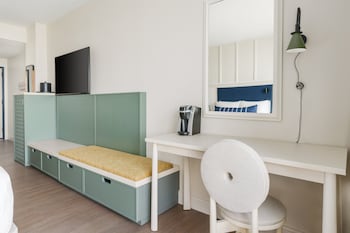 Standard Room, 2 Queen Beds, Oceanfront