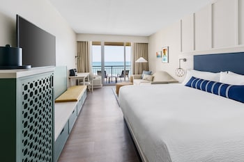 Standard Room, 1 King Bed, Oceanfront
