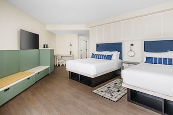 Deluxe Room, 2 Queen Beds, Ocean View