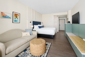 Standard Room, 1 King Bed with Sofa bed, Non Smoking (Sunset View)