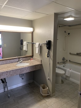 Room, 1 King Bed, Accessible, Non Smoking (Mobility,Tub w/Grab Bars)