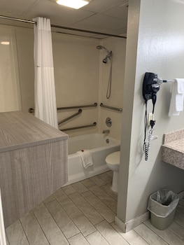 Room, 1 Queen Bed, Accessible, Non Smoking (Mobility,Tub w/Grab Bars)