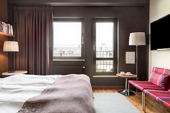 QUEEN PENTHOUSE