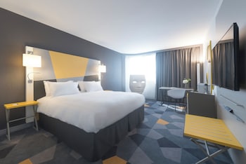 Superior Room, 1 King Bed (Premium)