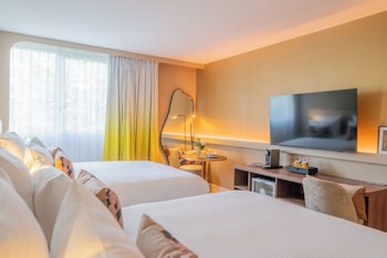 Family Room, 2 Double Beds (Superior)