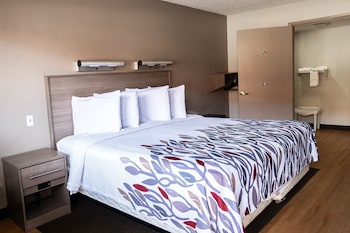Deluxe Room, 1 King Bed (Larger Room, Smoke Free)