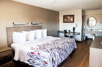 Deluxe Room, 1 King Bed (Larger Room, Smoke Free)
