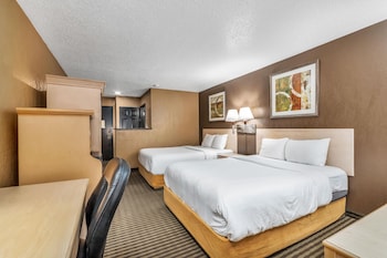 Standard Room, 2 Queen Beds, Accessible, Refrigerator & Microwave (Pet Friendly)