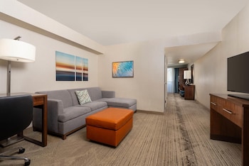 Suite, 1 Queen Bed, Accessible (Mobility & Hearing - Roll-in Shower)