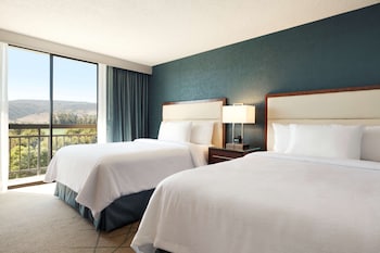 Room, 2 Queen Beds, Non Smoking