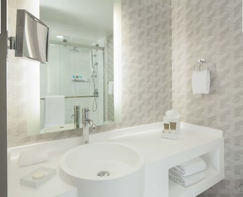 One Bedroom King Suite